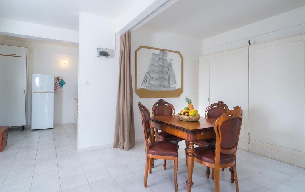 Royal Palm Holiday Apartment Méro Екстериор снимка