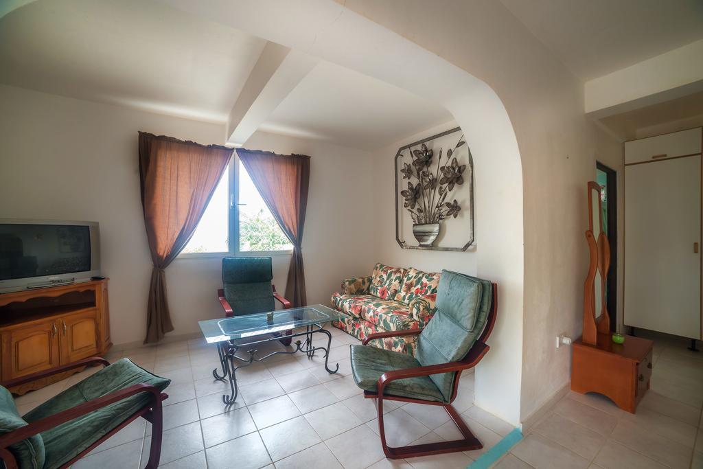 Royal Palm Holiday Apartment Méro Екстериор снимка